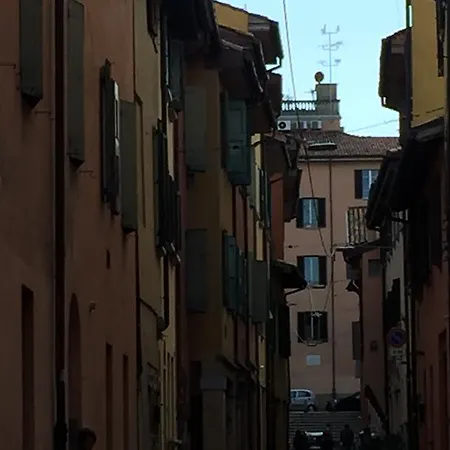 Grande, Moderno In Edificio Storico * Bolonia