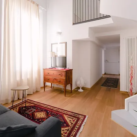 Grande, Moderno In Edificio Storico Apartament *