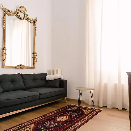 Grande, Moderno In Edificio Storico Apartament