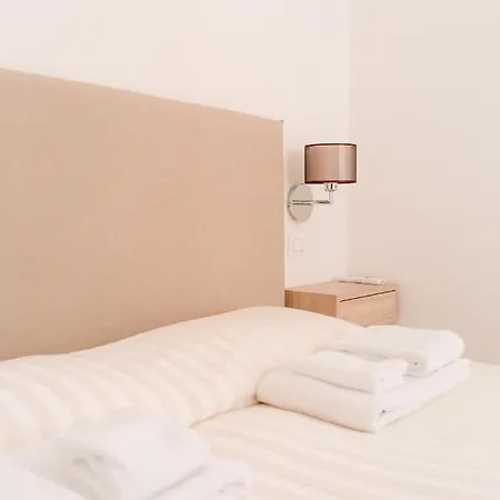 Grande, Moderno In Edificio Storico Apartament