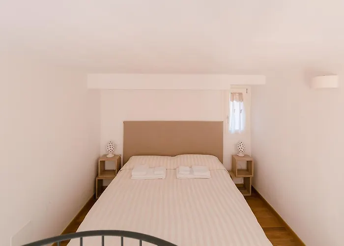 Grande, Moderno In Edificio Storico Bologna