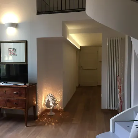 아파트 Grande, Moderno In Edificio Storico 볼로냐