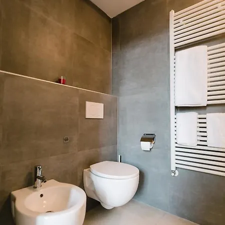 Grande, Moderno In Edificio Storico * 볼로냐