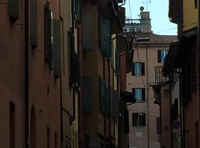 Grande, Moderno In Edificio Storico * Bolonya