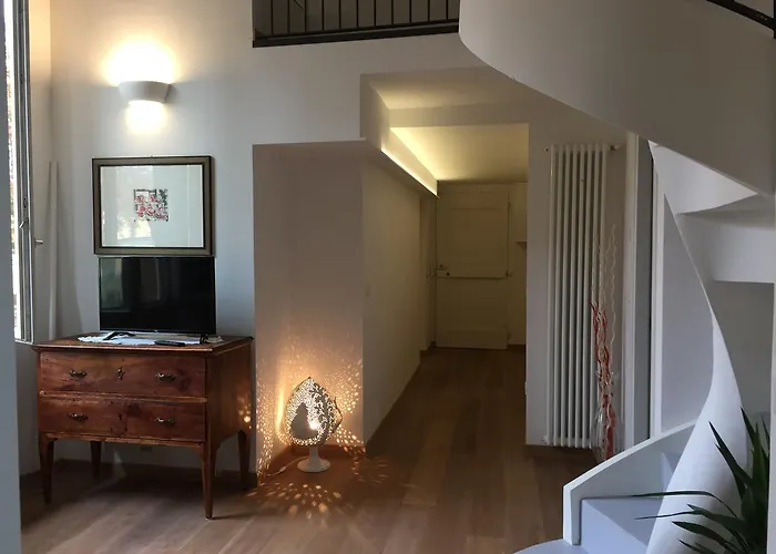 Daire Grande, Moderno In Edificio Storico Bolonya