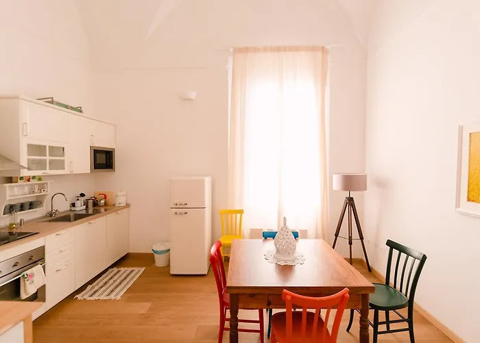 Daire Grande, Moderno In Edificio Storico Bolonya