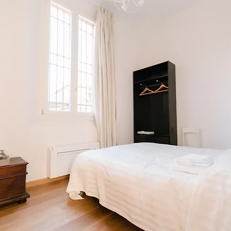 Grande, Moderno In Edificio Storico ボローニャ