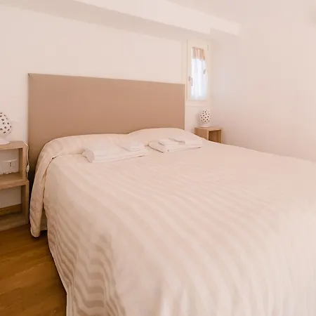 Grande, Moderno In Edificio Storico * ボローニャ