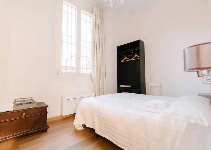 Grande, Moderno In Edificio Storico Bolonia