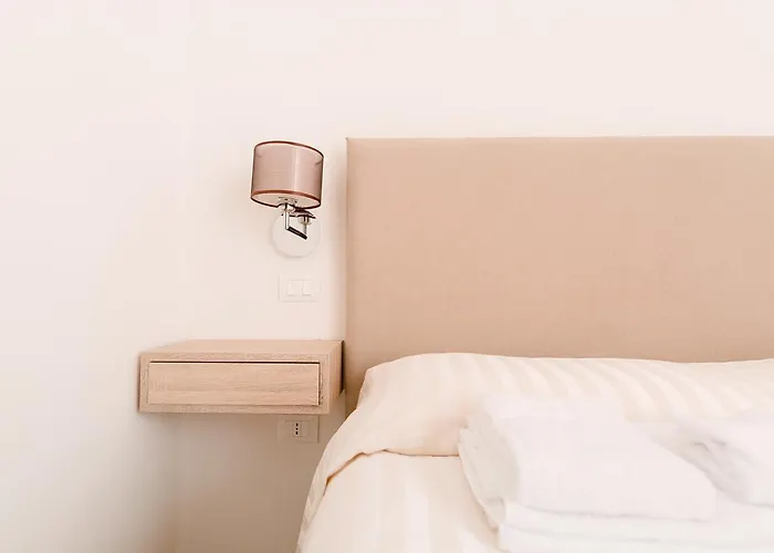 Grande, Moderno In Edificio Storico Apartamento