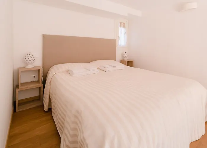 Grande, Moderno In Edificio Storico * بولونيا