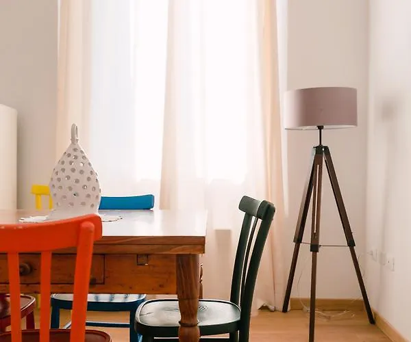 Grande, Moderno In Edificio Storico Bolonia