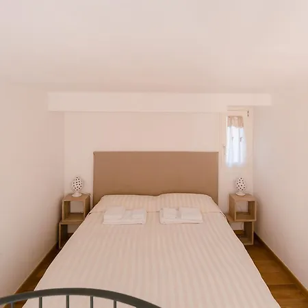 Grande, Moderno In Edificio Storico Bologna